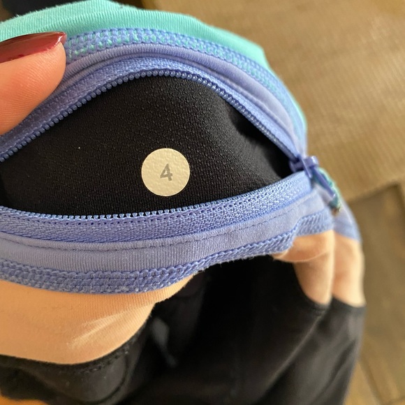 Lululemon size 4 black leggings with colored waist - Picture 6 of 7